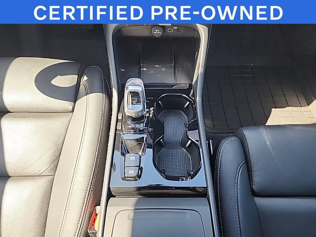 Certified 2026 Volvo XC40 B5 Plus AWD/4WD image 23