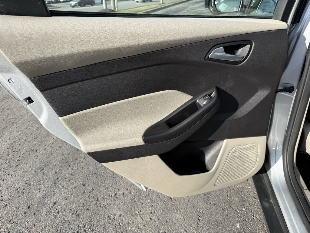 Used 2013 Ford Focus SE image 29