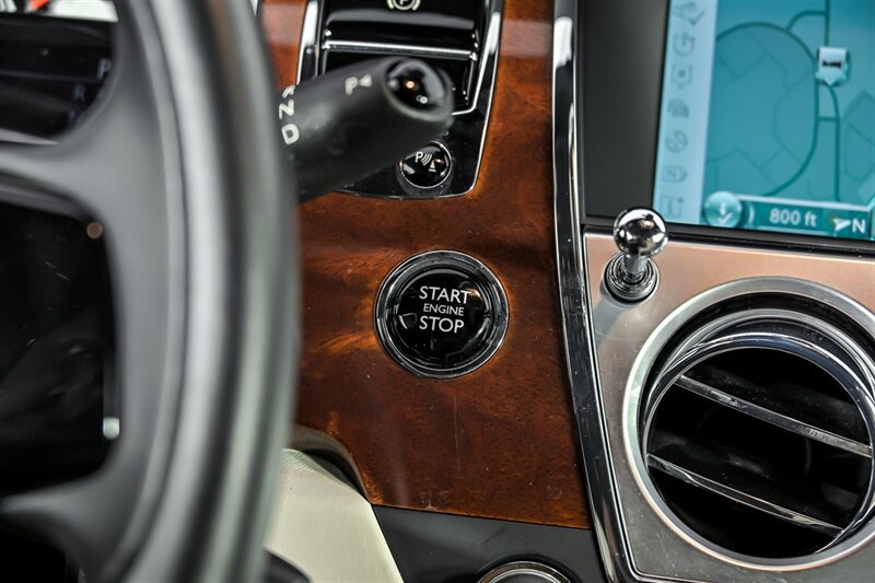 Used 2015 Rolls-Royce Wraith RWD image 29
