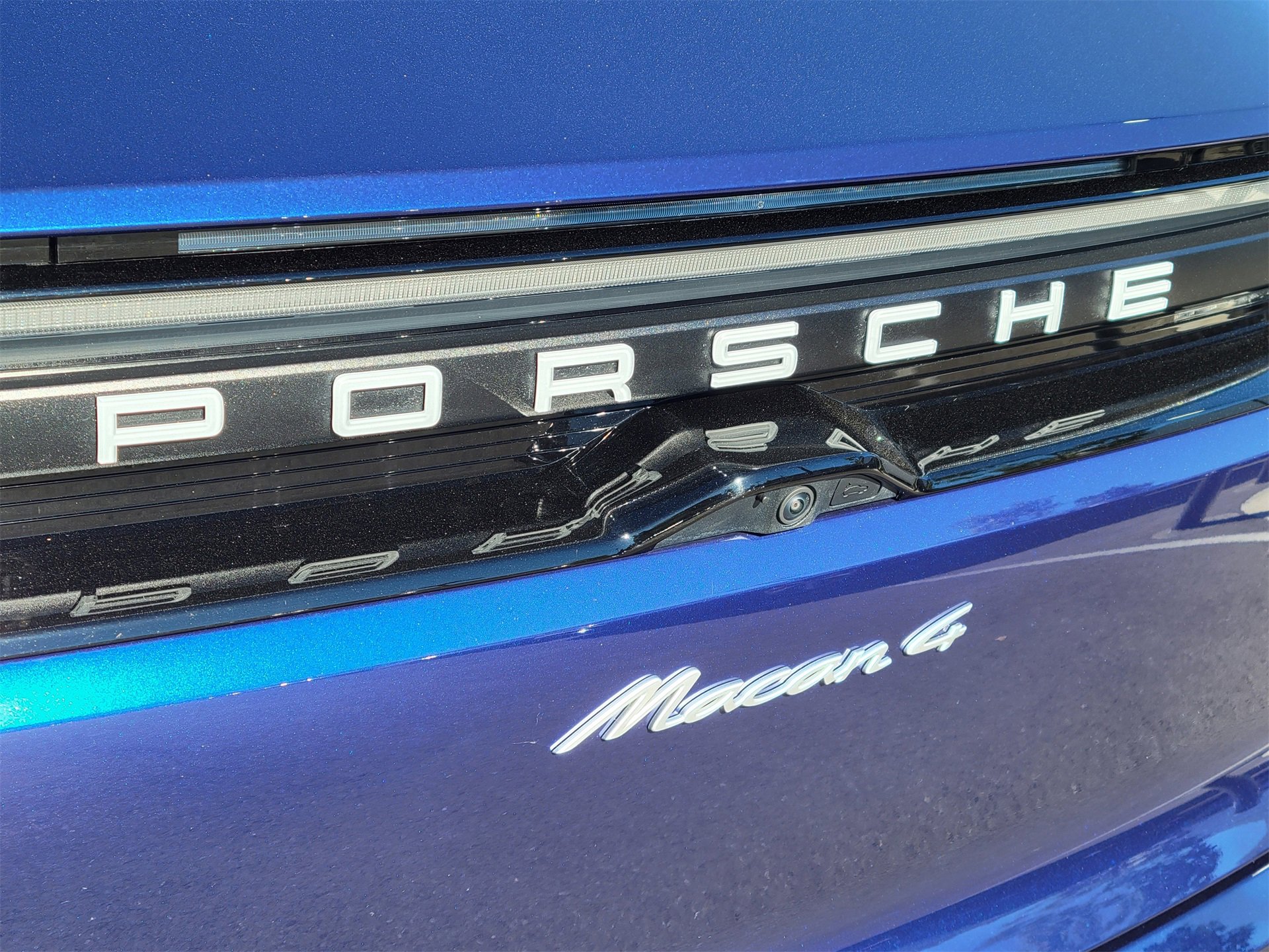 Certified 2024 Porsche Macan 4 Electric image 33