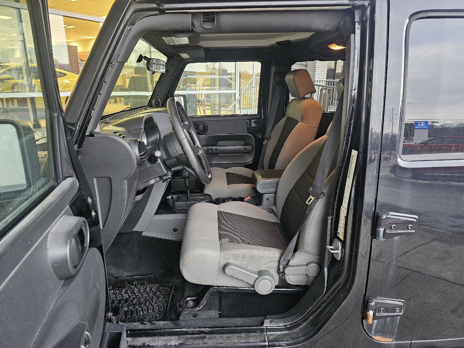 Used 2010 Jeep Wrangler Unlimited Rubicon w/ Dual Top Group image 19