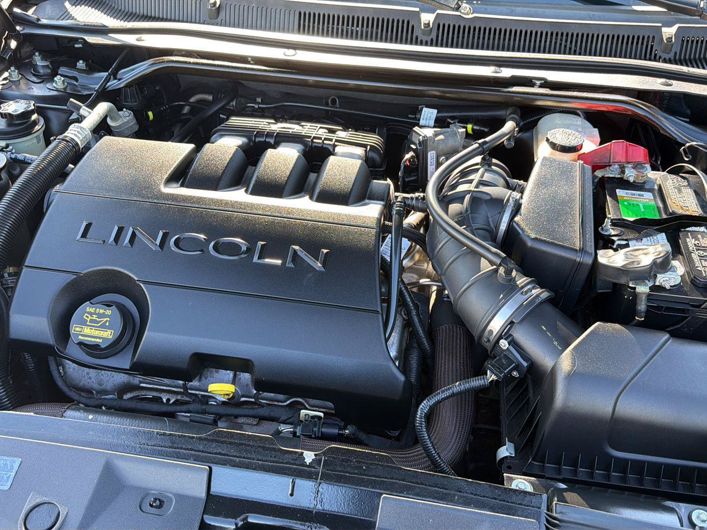 Used 2010 Lincoln MKS FWD image 38
