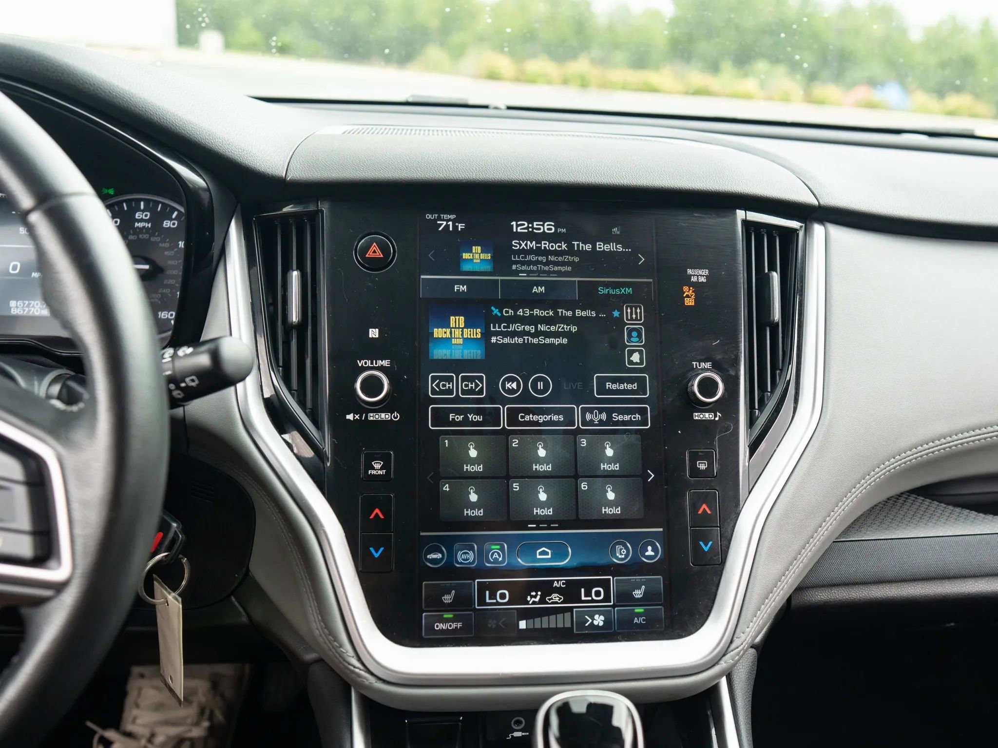 Used 2023 Subaru Outback Premium image 28