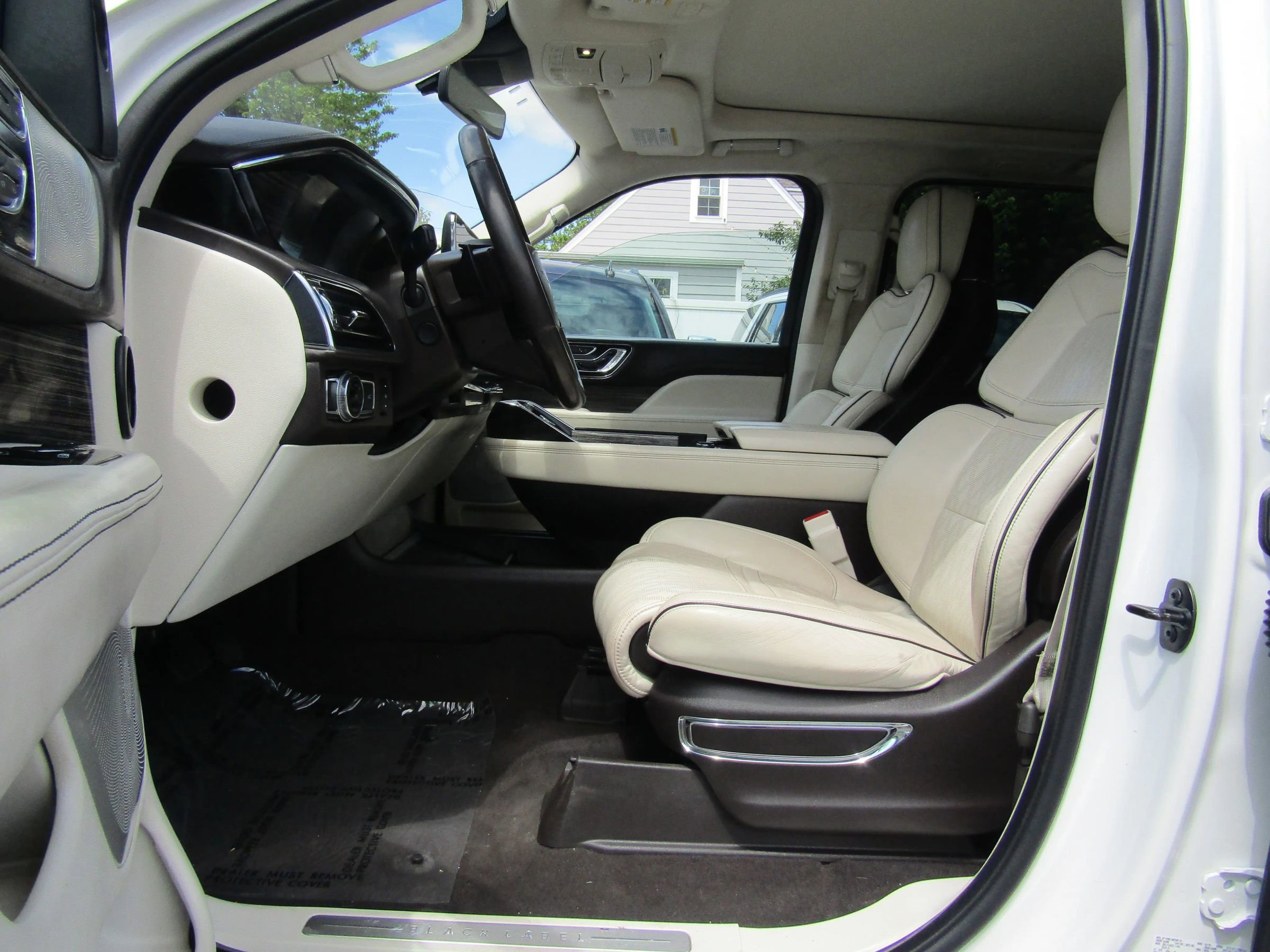 Used 2020 Lincoln Navigator L Black Label w/ Cargo Convenience Package AWD/4WD image 9