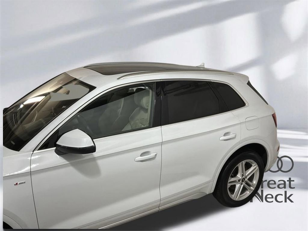 Used 2023 Audi Q5 e Premium w/ Convenience Package AWD/4WD image 24