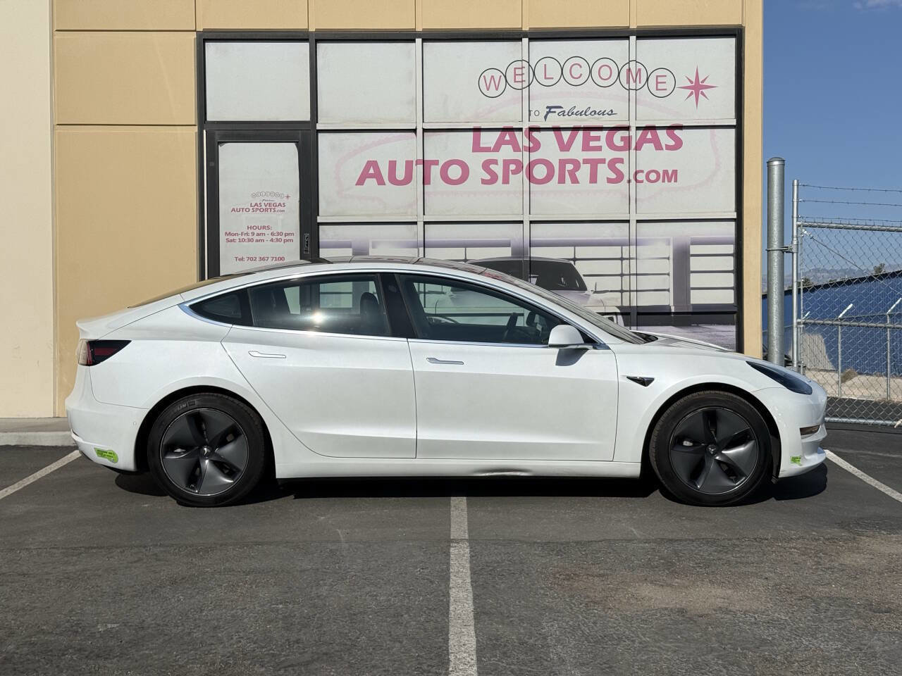 Used 2020 Tesla Model 3 Standard Range Plus image 5