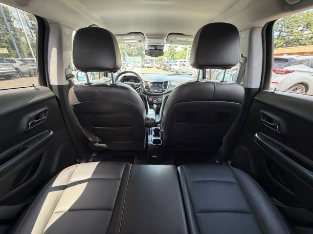 Used 2021 Chevrolet Trax LT w/ Premium Seat Package AWD/4WD image 18