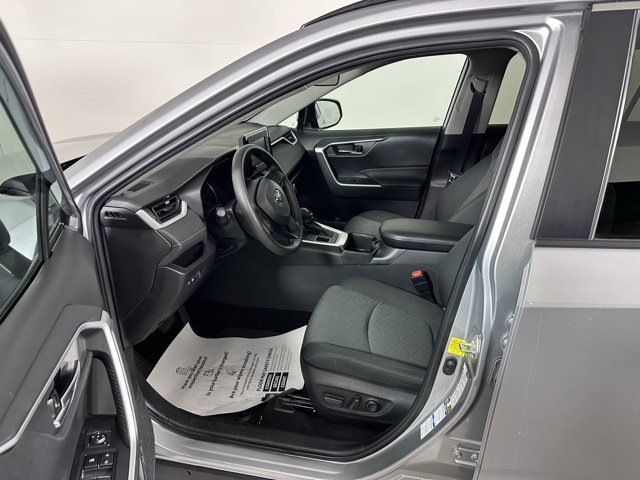 Used 2022 Toyota RAV4 XLE image 21