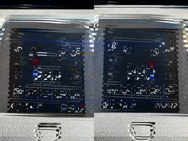 Used 2023 Cadillac XT4 Sport image 16