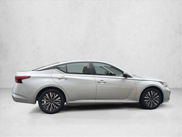 Used 2024 Nissan Altima 2.5 SV image 4