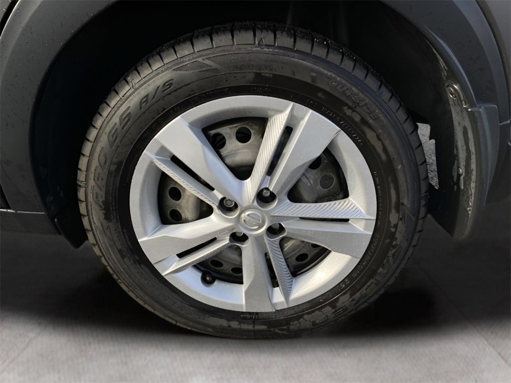 Used 2022 Nissan Kicks S image 19