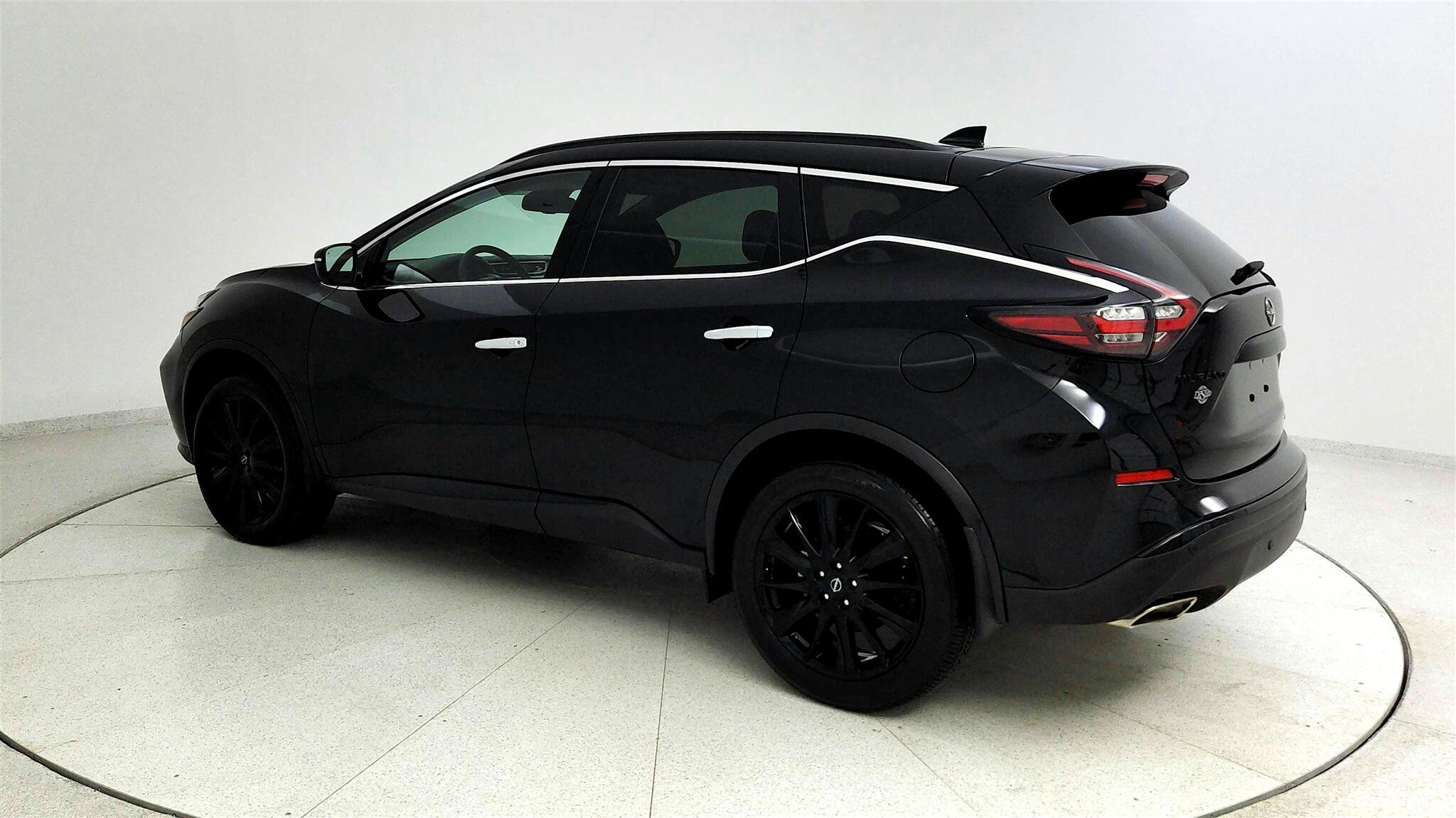 Used 2024 Nissan Murano SV w/ SV Midnight Edition Package image 2