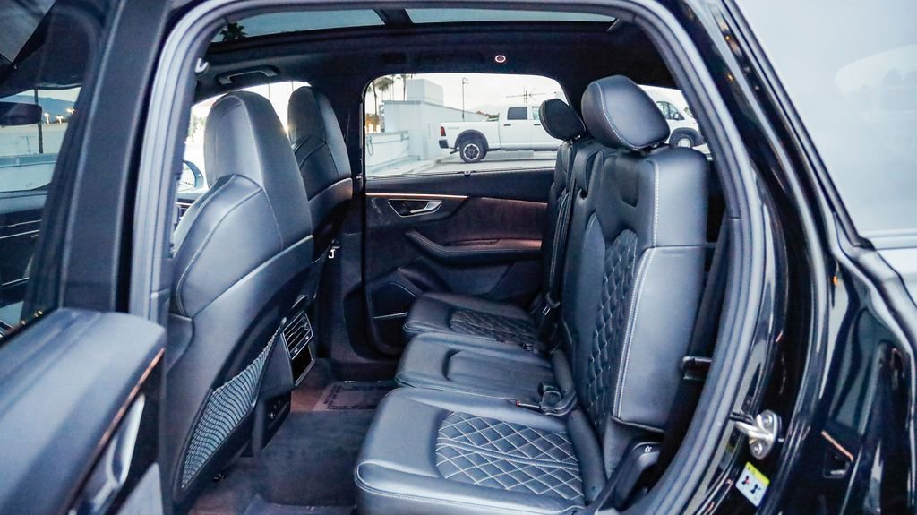 Used 2023 Audi SQ7 Prestige w/ Prestige Package AWD/4WD image 23