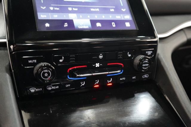 Used 2023 Jeep Grand Cherokee L Altitude image 29