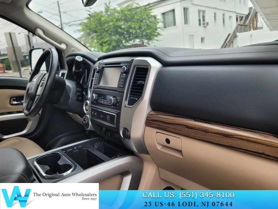 Used 2019 Nissan Titan SL AWD/4WD image 17