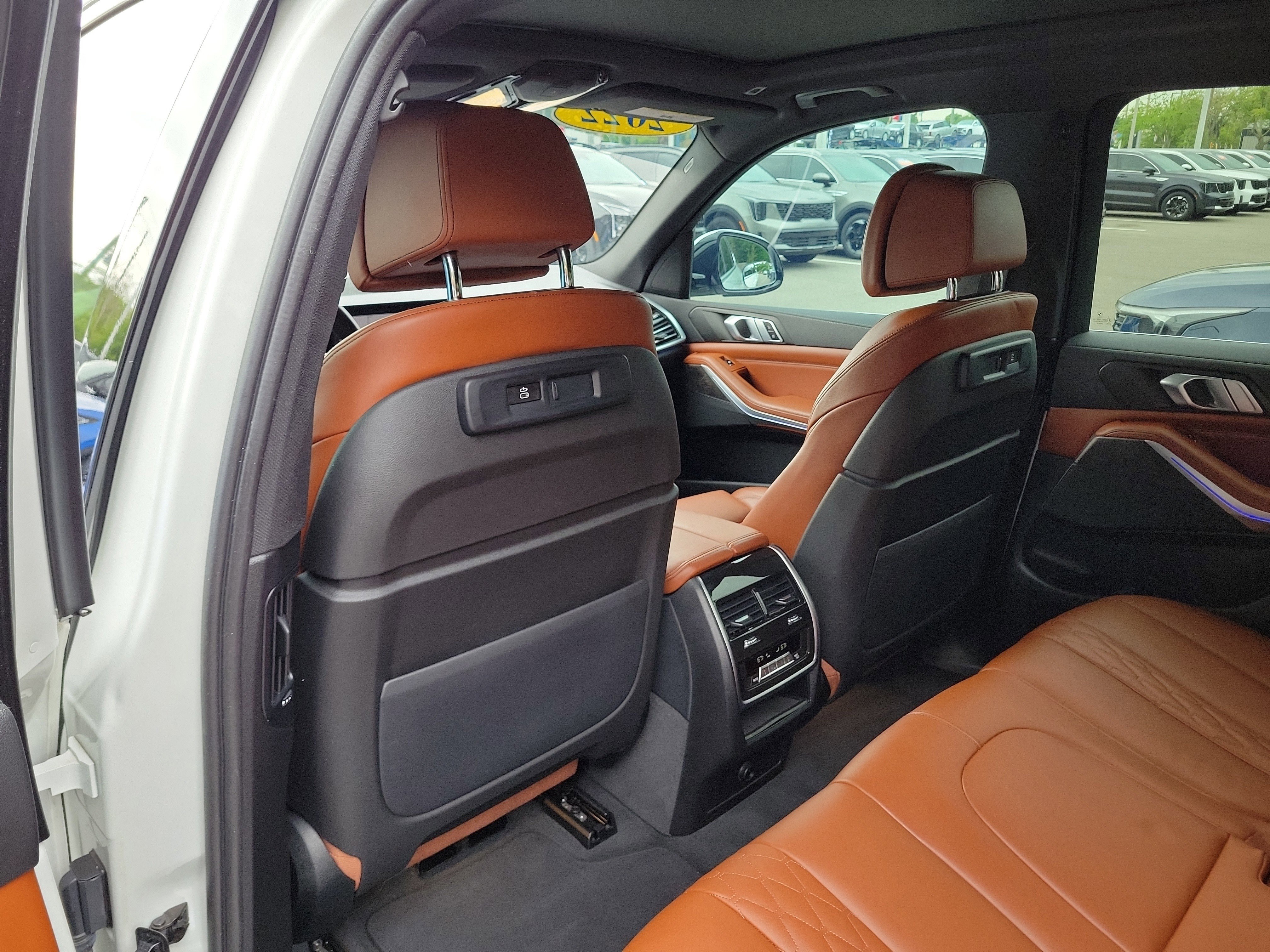 Used 2022 BMW X5 xDrive40i w/ Premium Package AWD/4WD image 17