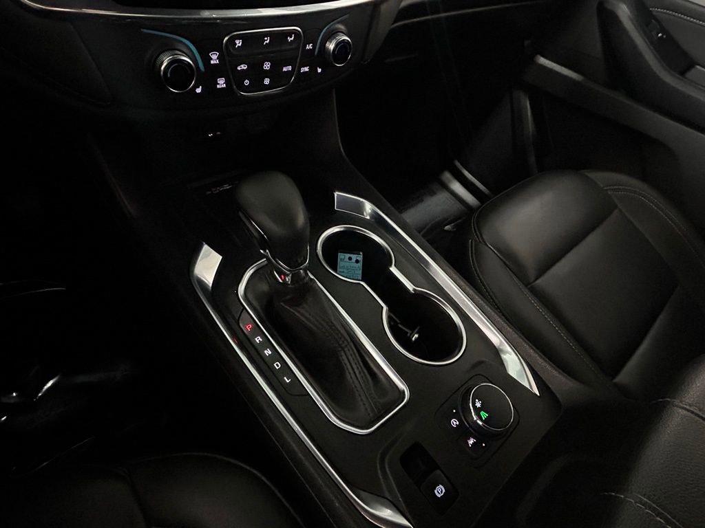 Used 2023 Chevrolet Traverse LT image 16