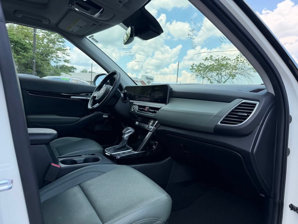 Certified 2024 Kia Seltos SX w/ SX Sunroof Package AWD/4WD image 30