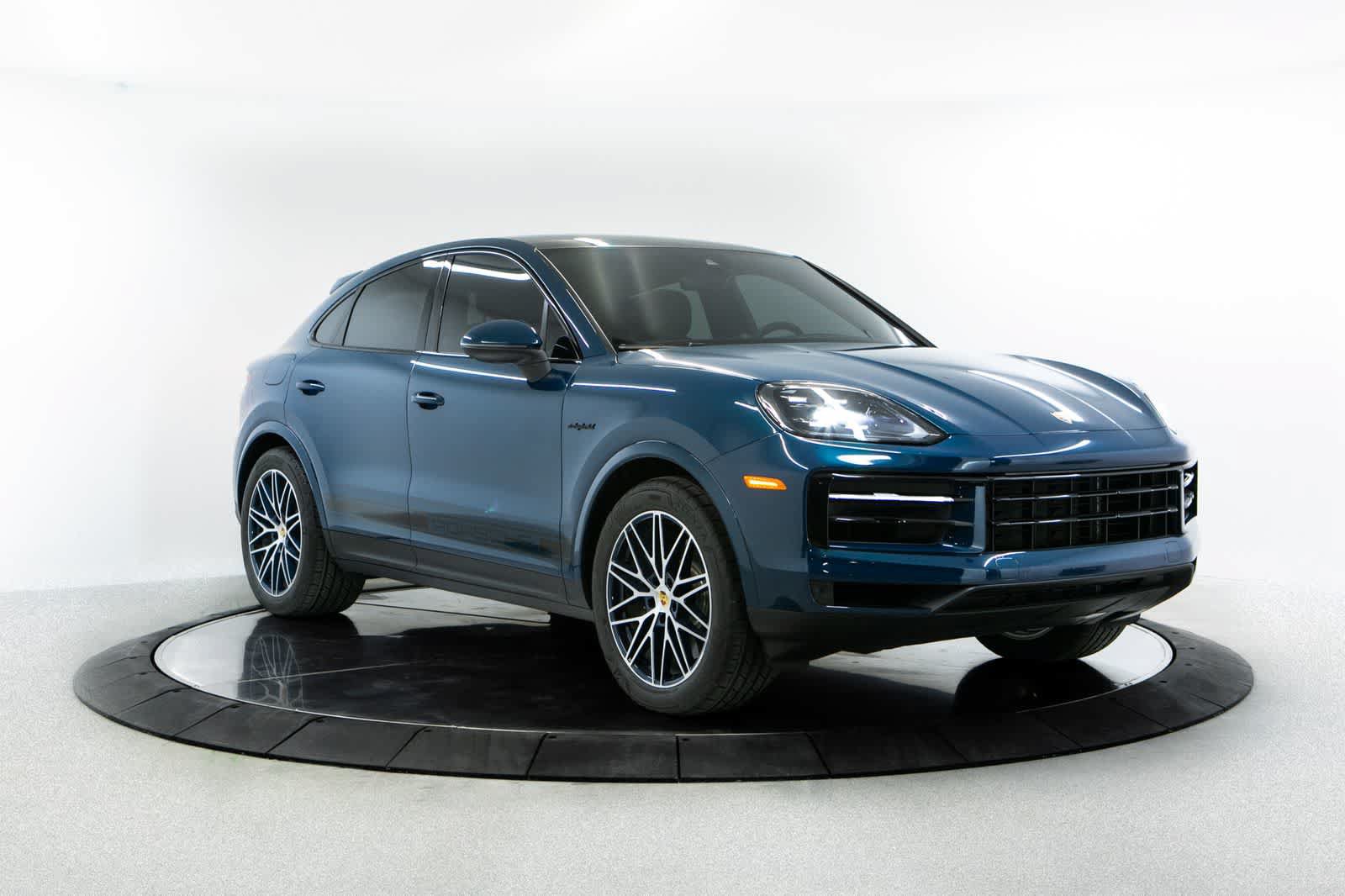 Certified 2024 Porsche Cayenne Coupe AWD/4WD image 9