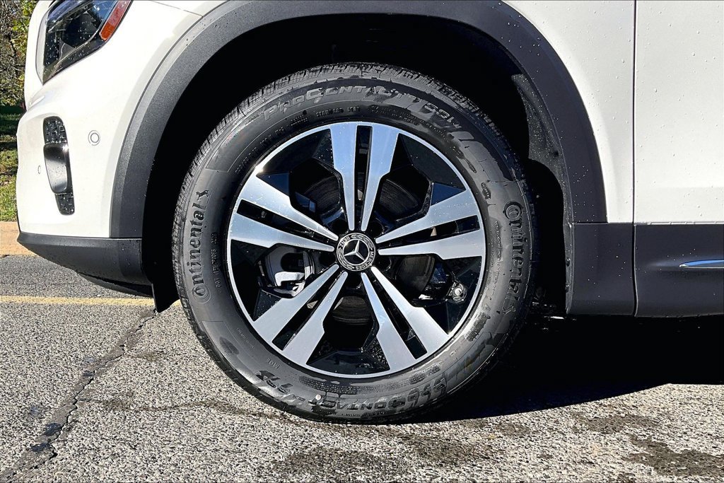 New 2026 Mercedes-Benz GLB 250 4MATIC image 12