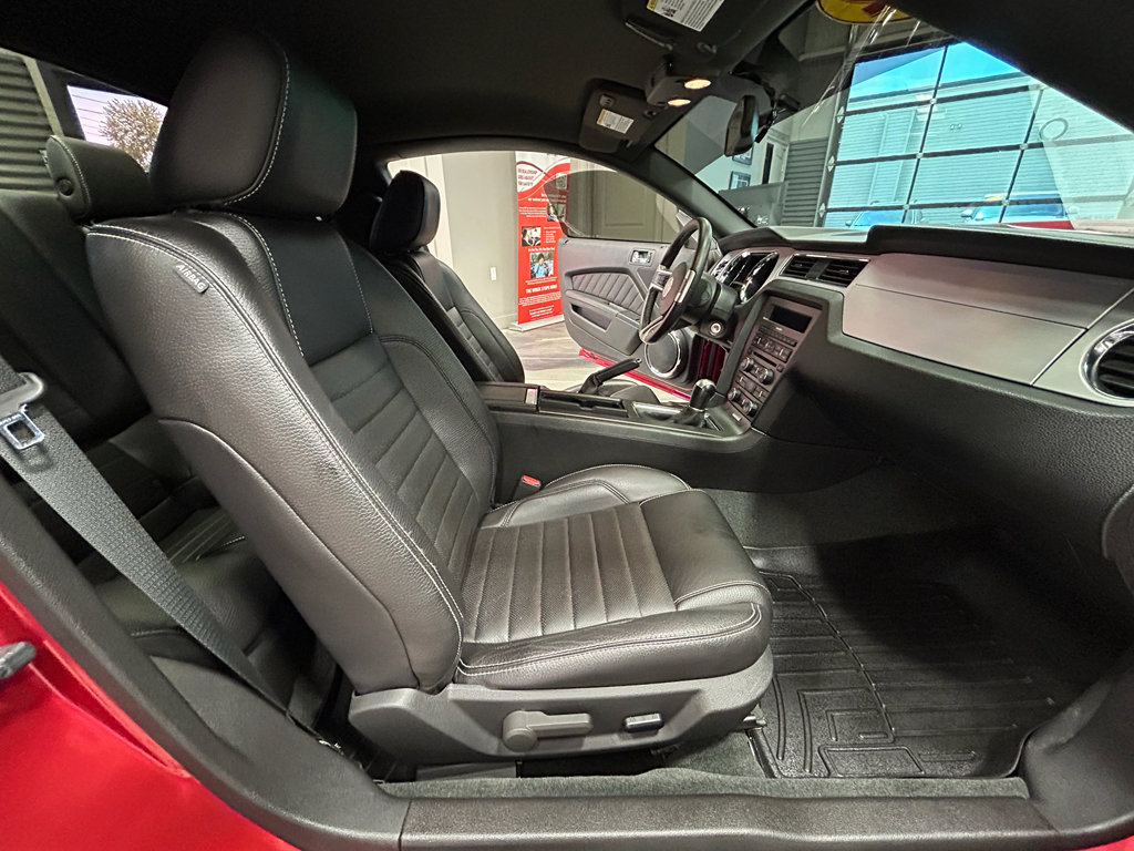 Used 2012 Ford Mustang GT Premium w/ Brembo Brake Pkg image 39