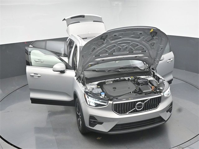 Used 2023 Volvo XC40 B5 Plus image 47