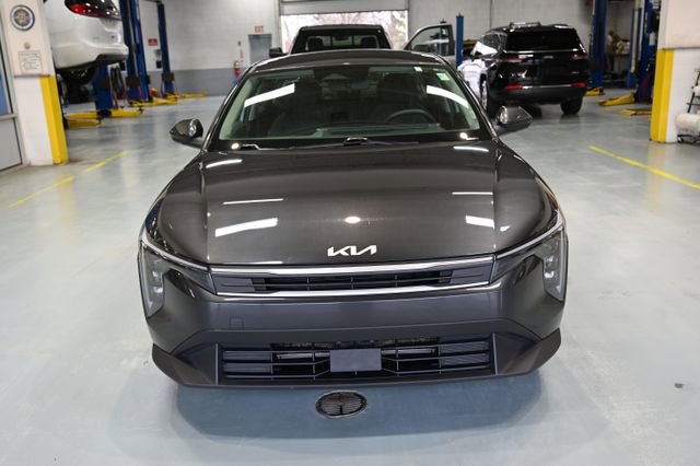 Used 2025 Kia K4 LXS image 2