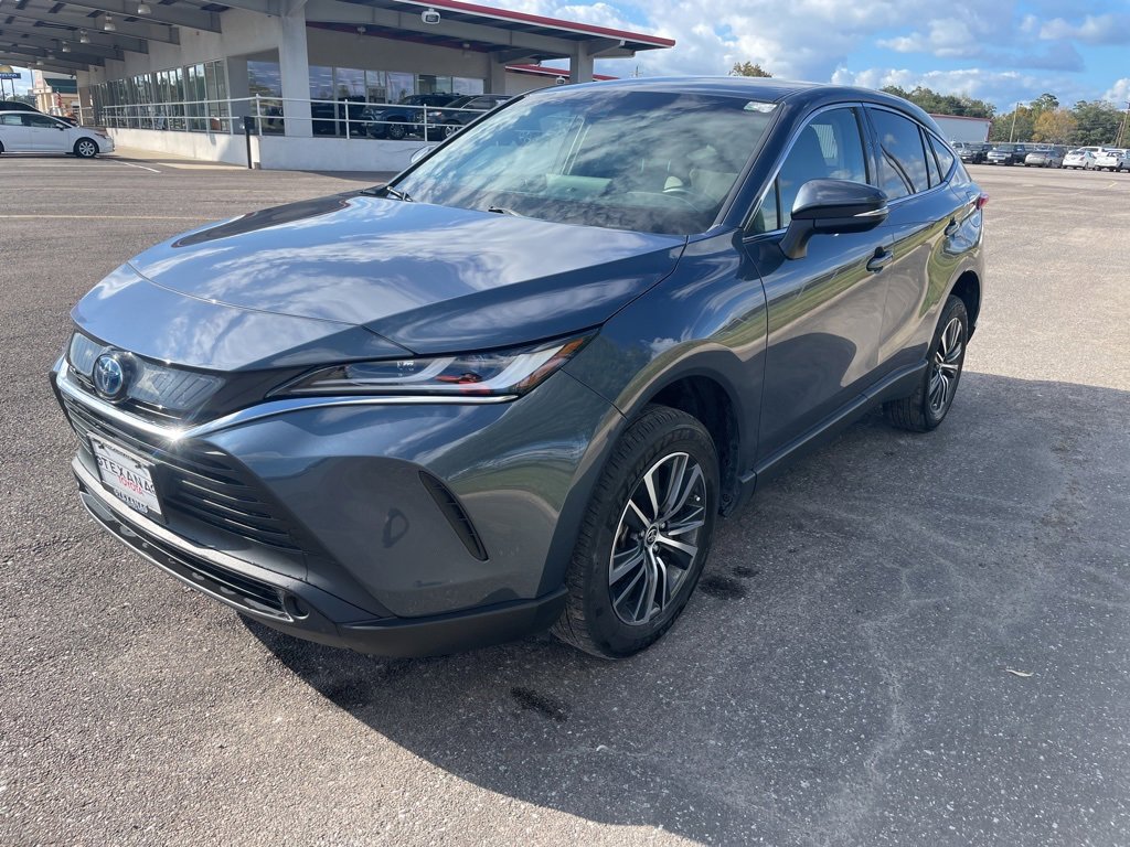 Used 2024 Toyota Venza LE image 3