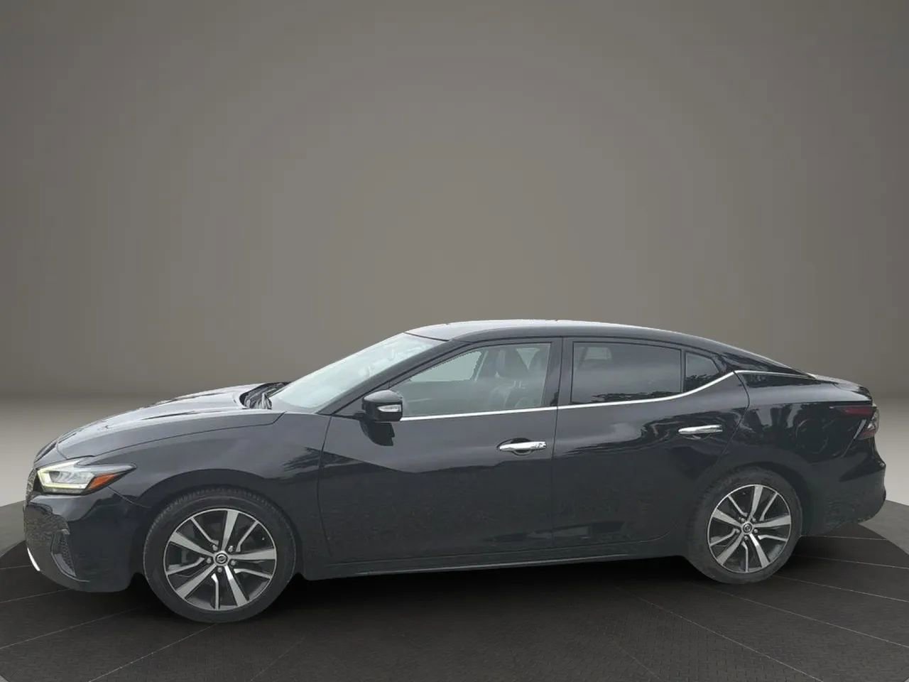 Used 2020 Nissan Maxima 3.5 SV w/ Floor Mat Group FWD image 3