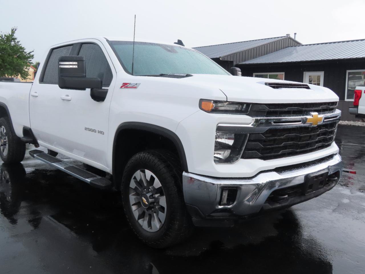 Used 2024 Chevrolet Silverado 2500 LT AWD/4WD image 23