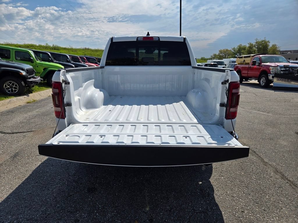 Used 2022 RAM 1500 Laramie AWD/4WD image 29