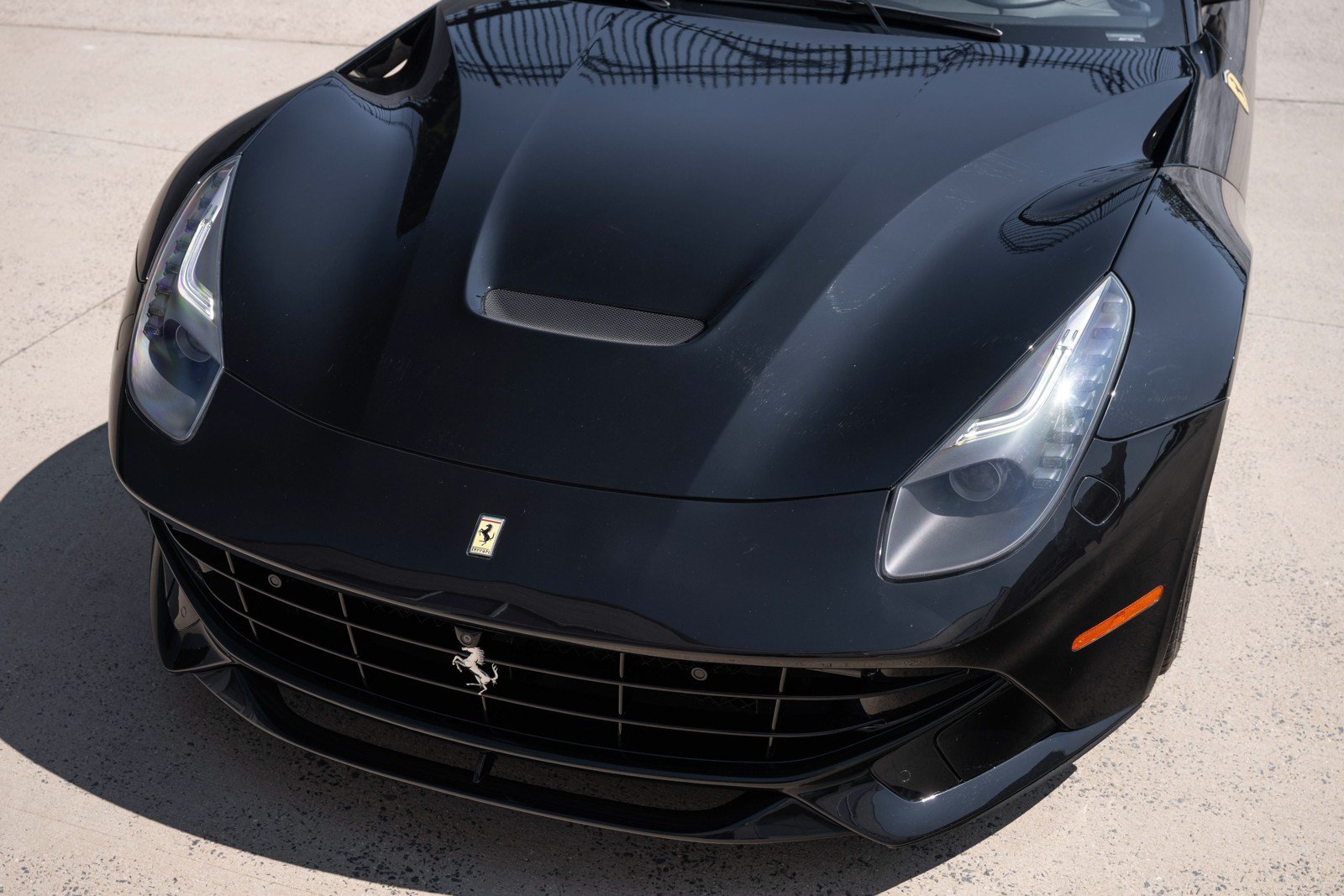 Used 2013 Ferrari F12 Berlinetta RWD image 9