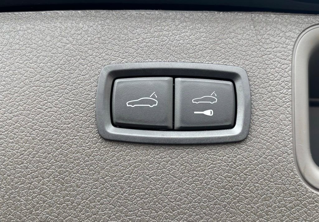 Certified 2026 Porsche Macan image 25