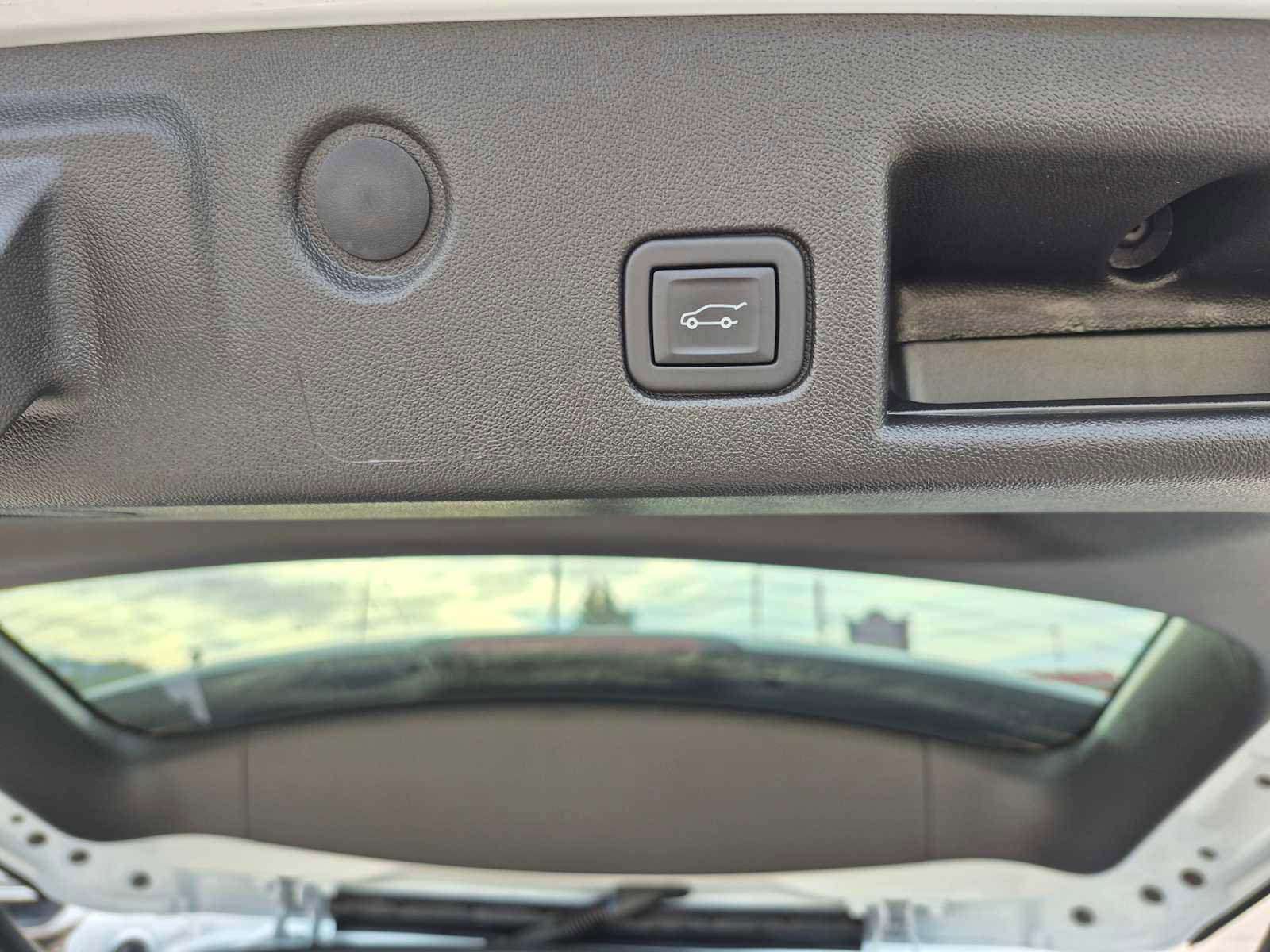 Used 2024 Chevrolet Equinox RS w/ RS Leather Package image 9