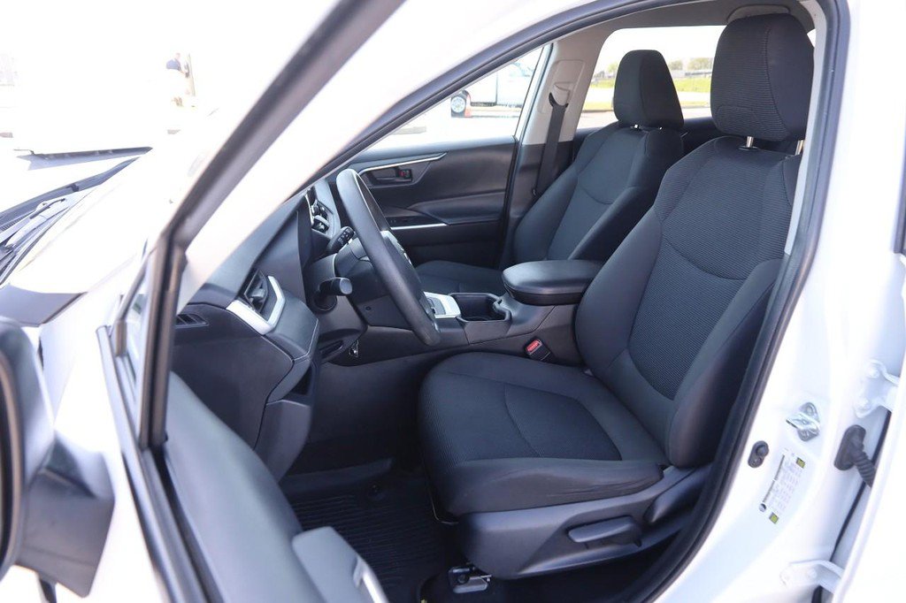 Certified 2024 Toyota RAV4 LE AWD/4WD image 8