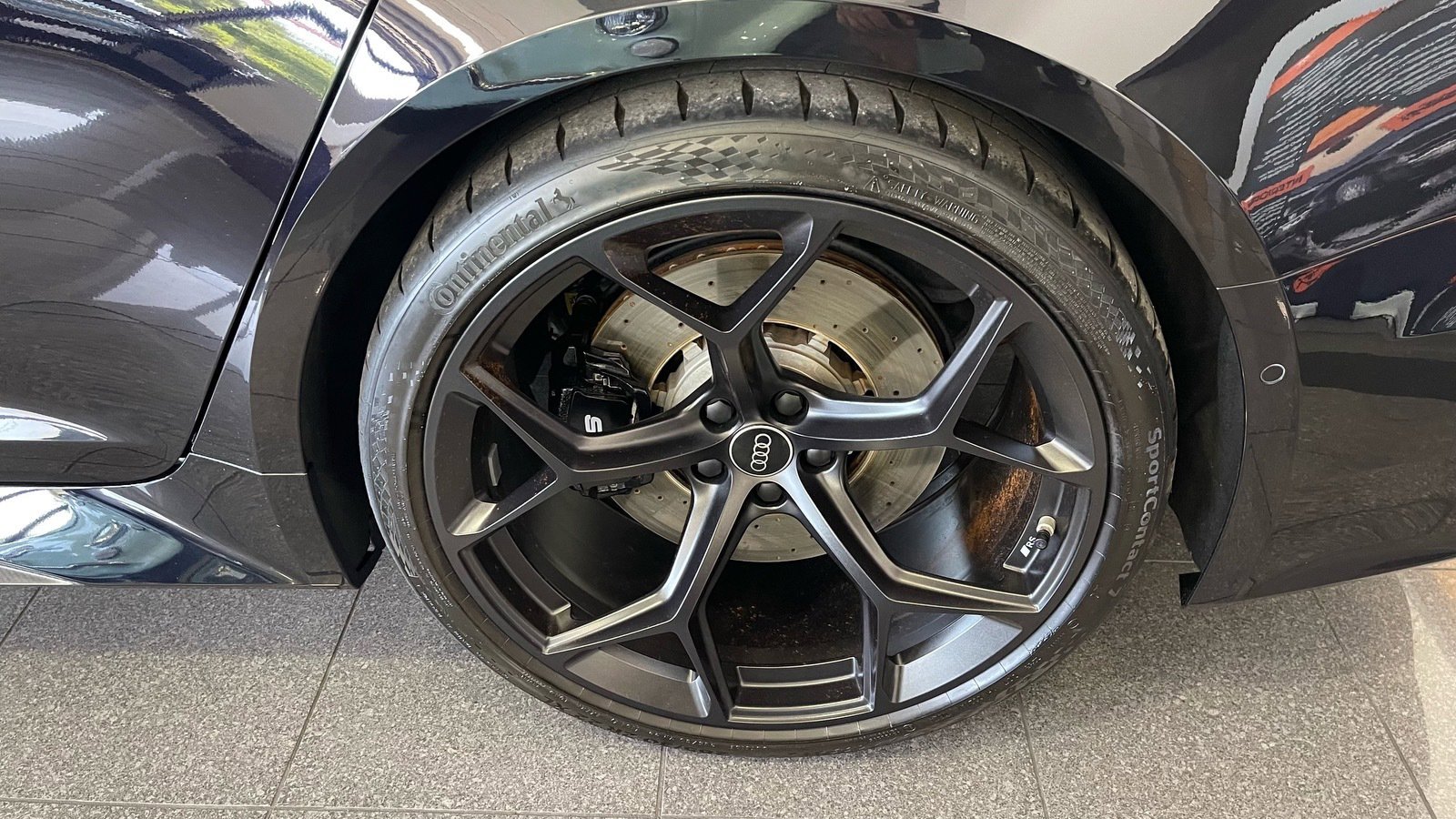 Used 2024 Audi RS 6 performance w/ Matte Carbon Package AWD/4WD image 22