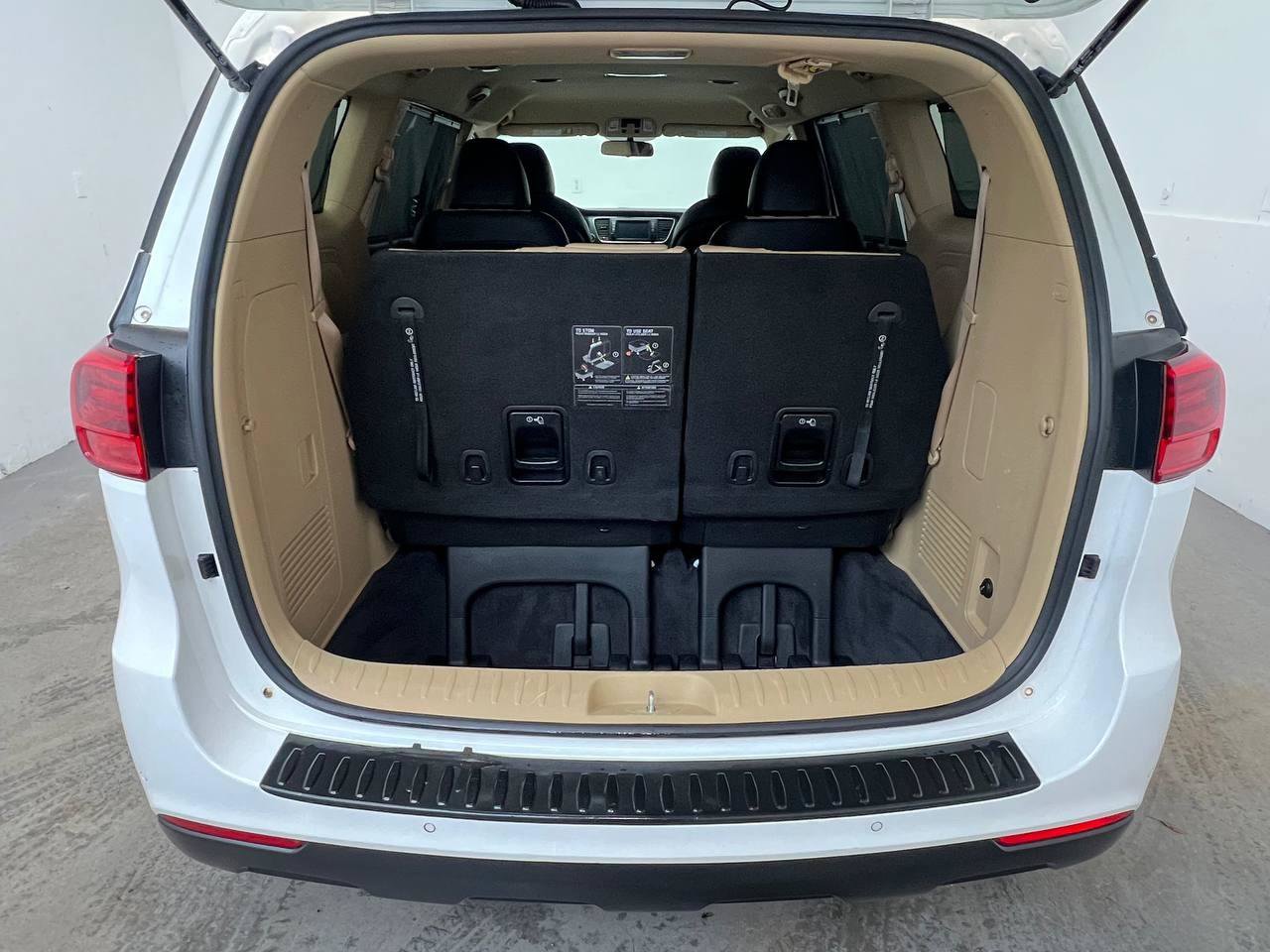 Used 2019 Kia Sedona EX image 28