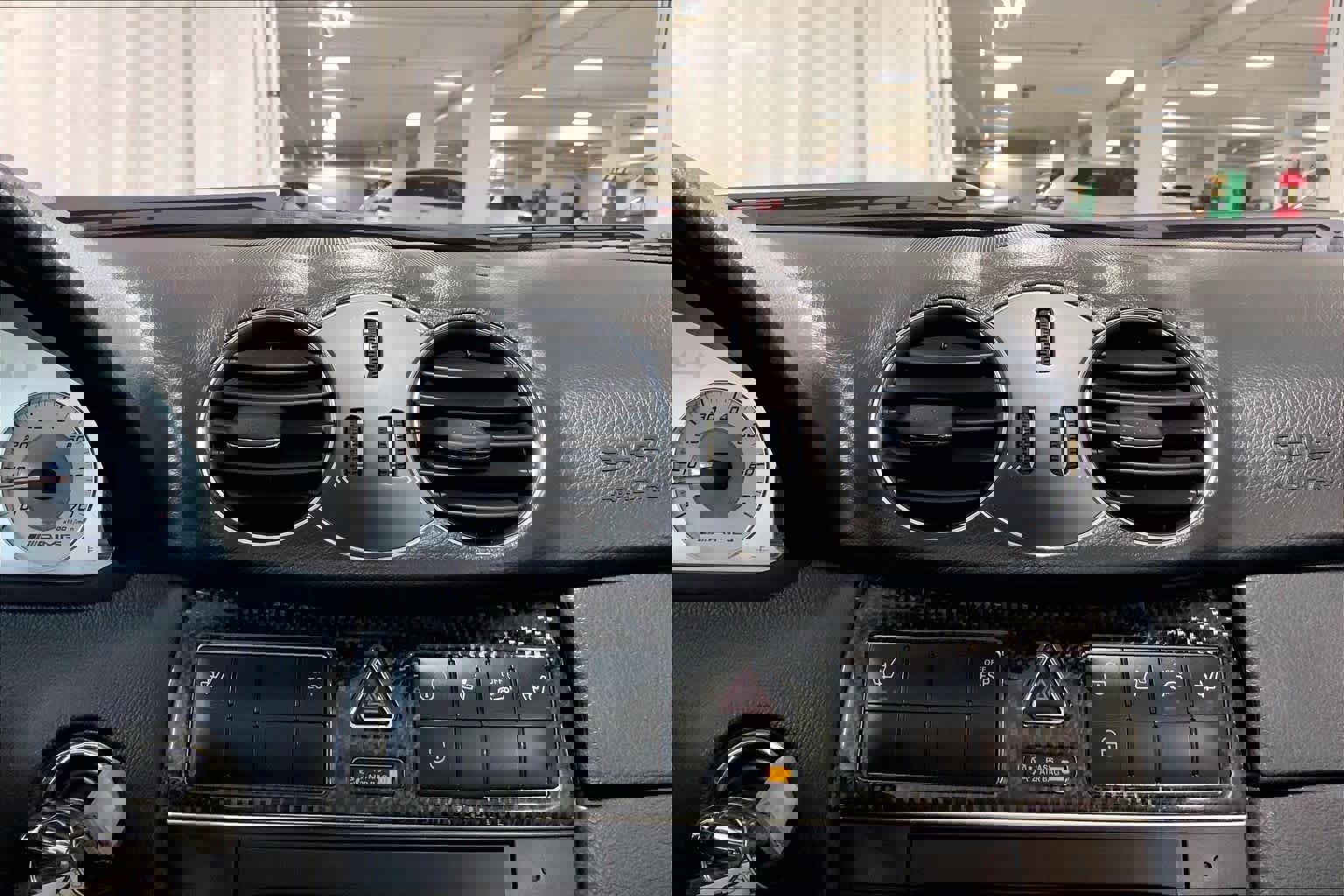 Used 2005 Mercedes-Benz CLK 55 AMG Cabriolet image 35