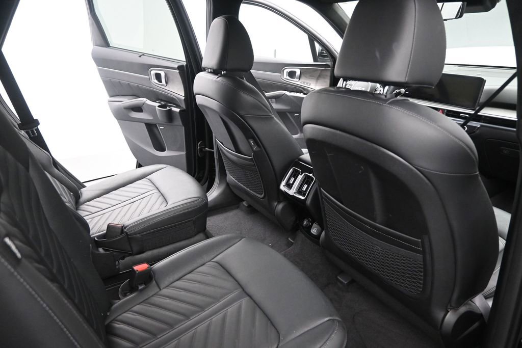 Certified 2025 Kia Sorento SX Prestige AWD/4WD image 22