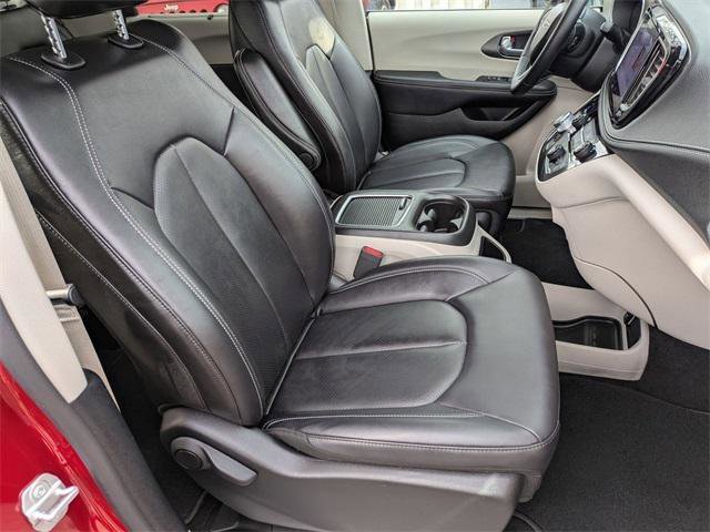 Certified 2024 Chrysler Pacifica Touring-L image 28