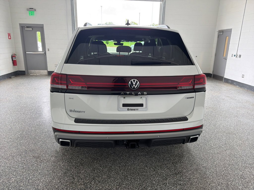 New 2026 Volkswagen Atlas Peak Edition AWD/4WD image 4