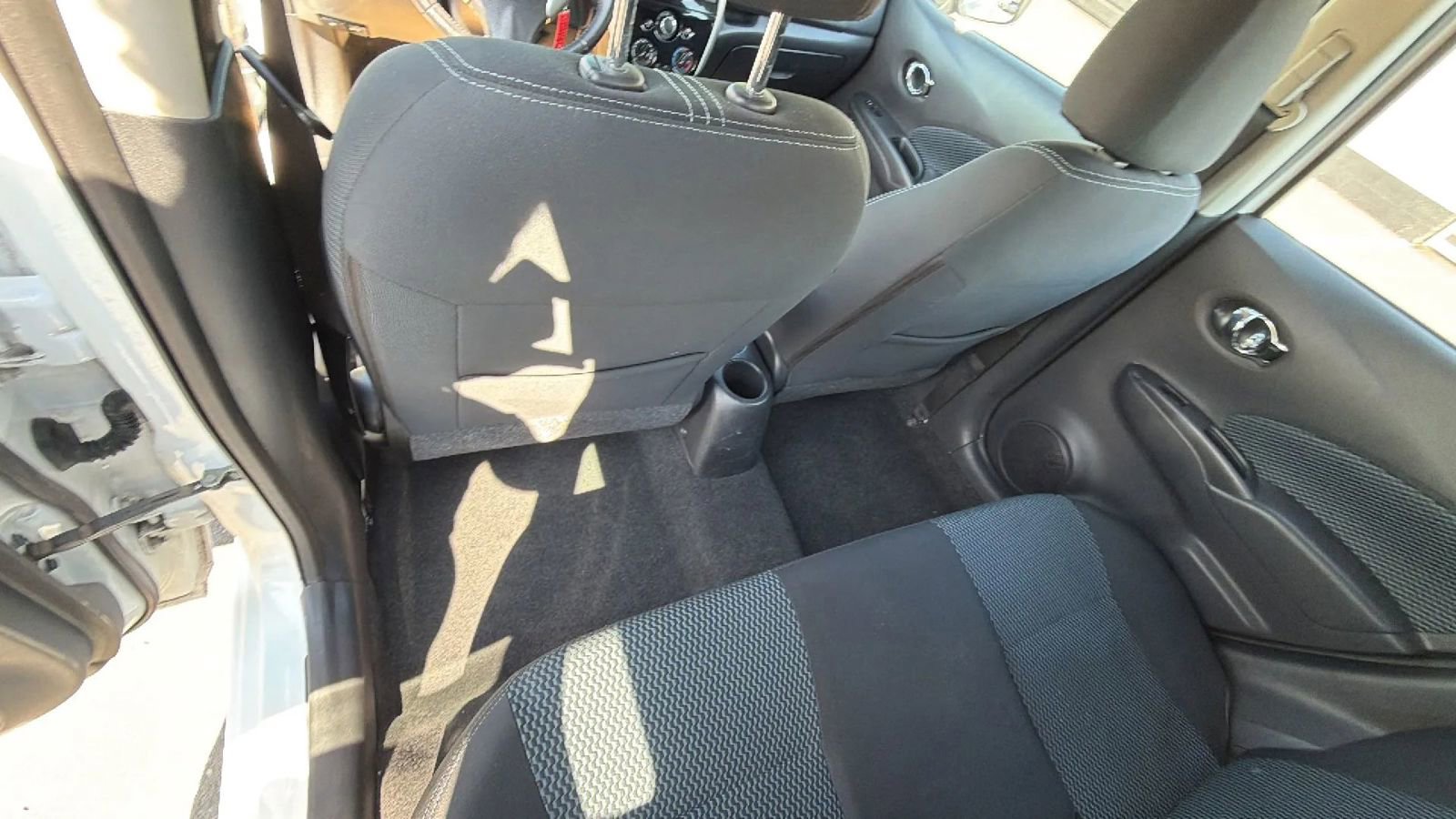 Used 2015 Nissan Versa Note SV FWD image 35