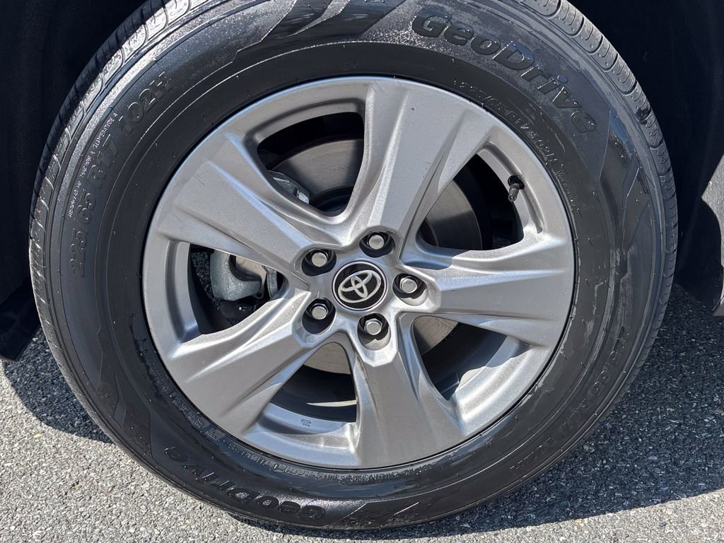 Certified 2024 Toyota RAV4 XLE AWD/4WD image 47