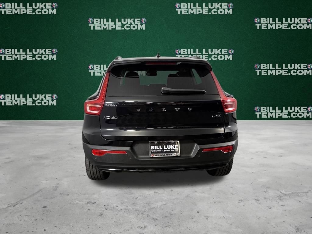 Used 2025 Volvo XC40 B5 Plus AWD/4WD image 6