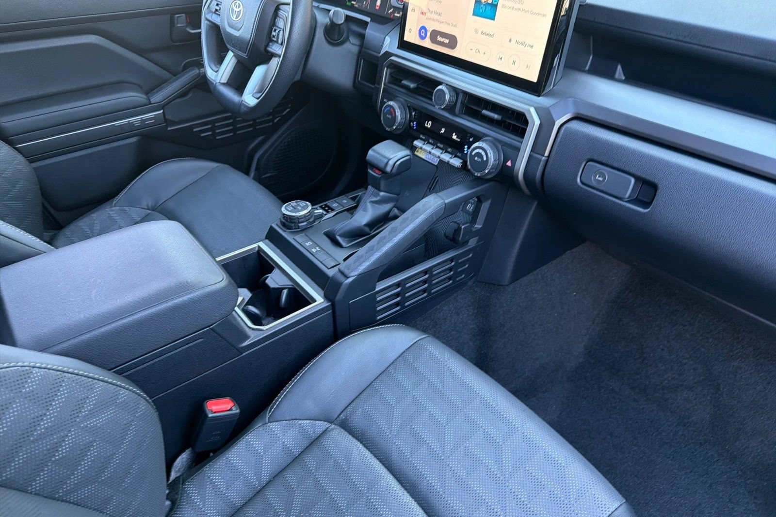 Used 2025 Toyota 4Runner TRD Off-Road Premium AWD/4WD image 15