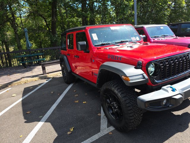 Used 2024 Jeep Wrangler Unlimited AWD/4WD image 3