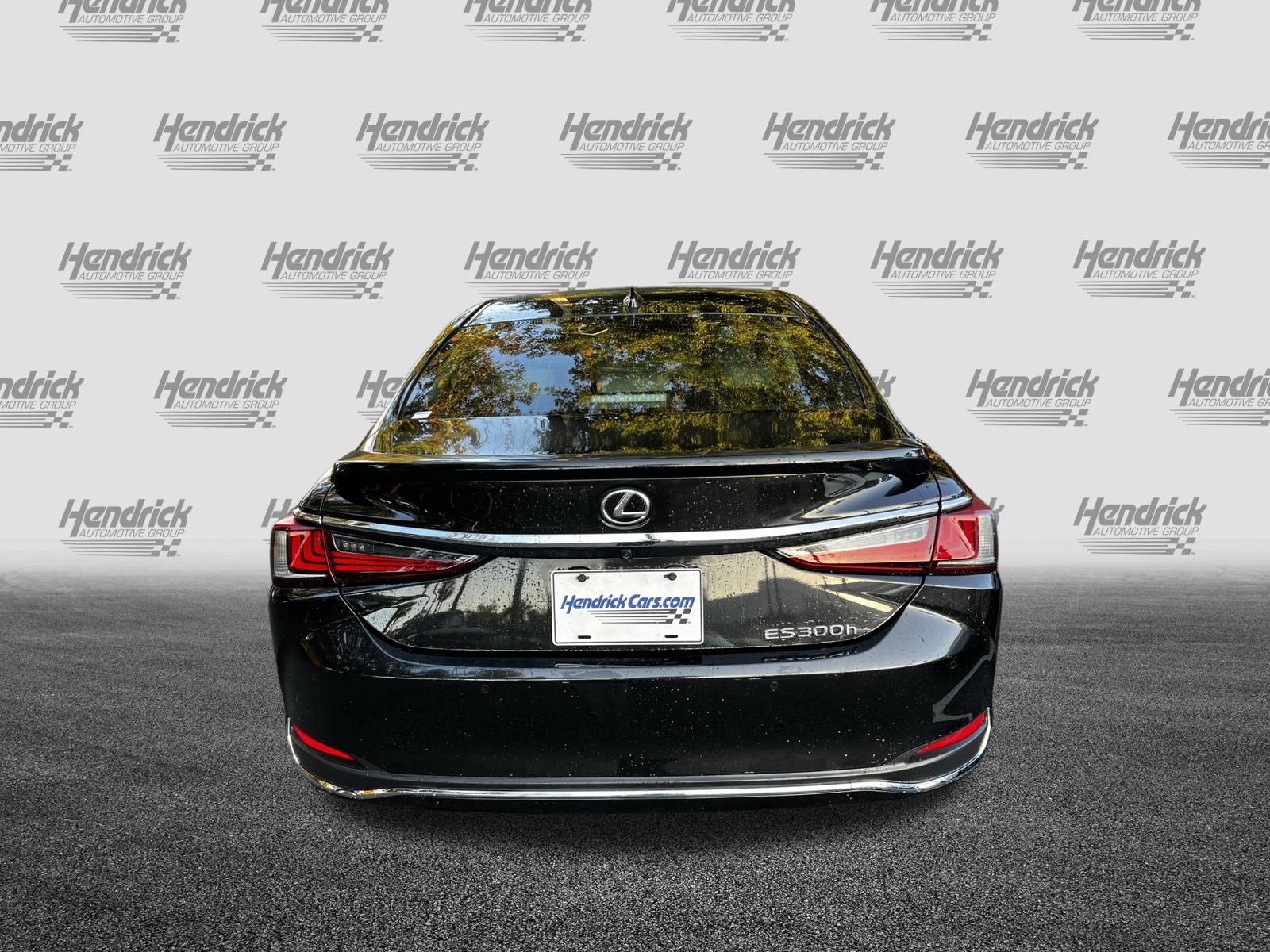 Certified 2025 Lexus ES 300h w/ Premium Package image 8