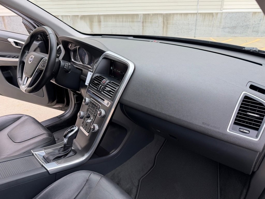 Used 2016 Volvo XC60 T5 Premier AWD/4WD image 23