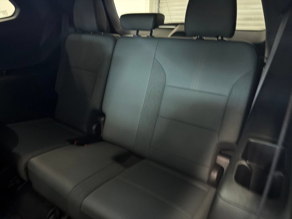 Used 2025 GMC Acadia AT4 w/ Luxury Package AWD/4WD image 15