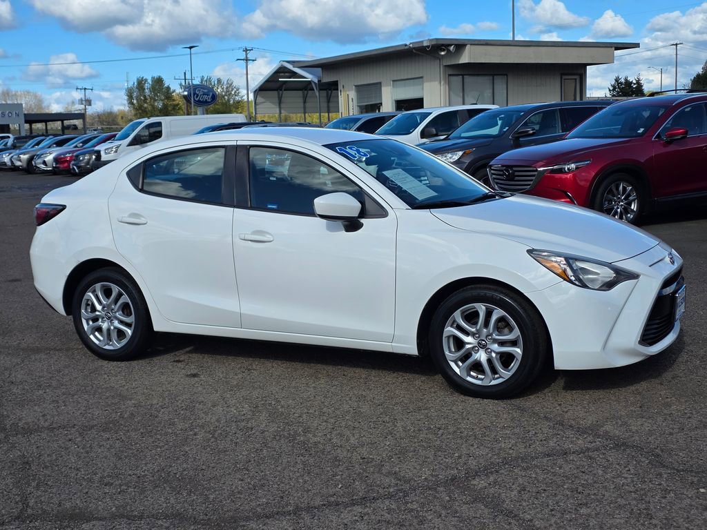 Used 2018 Toyota Yaris iA image 3